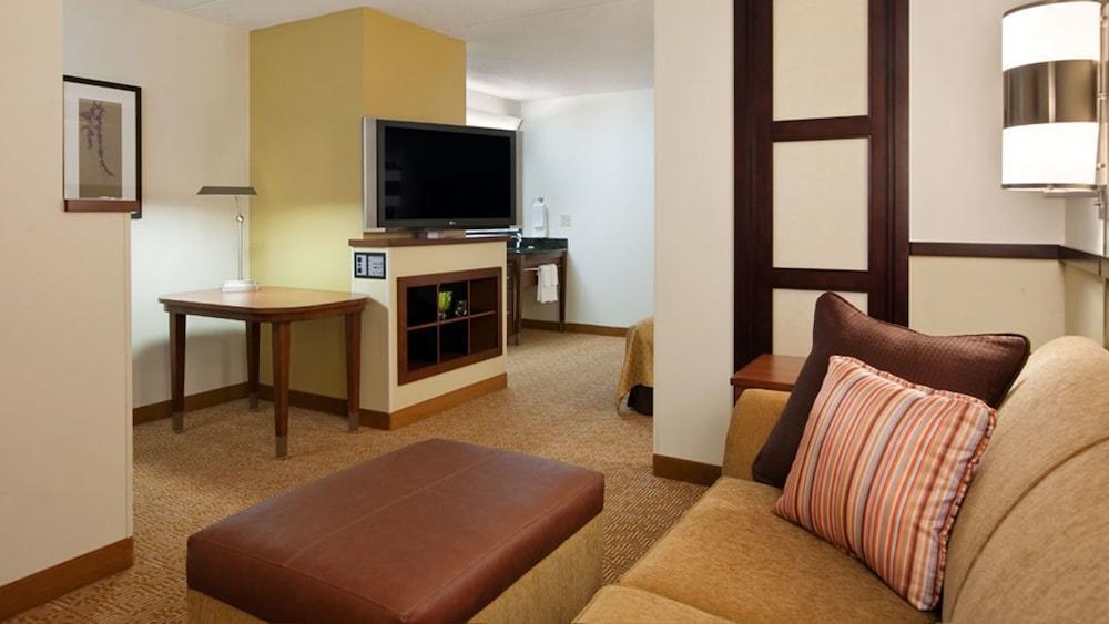 Comfort Suites Milwaukee West Zewnętrze zdjęcie