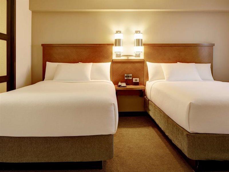 Comfort Suites Milwaukee West Zewnętrze zdjęcie