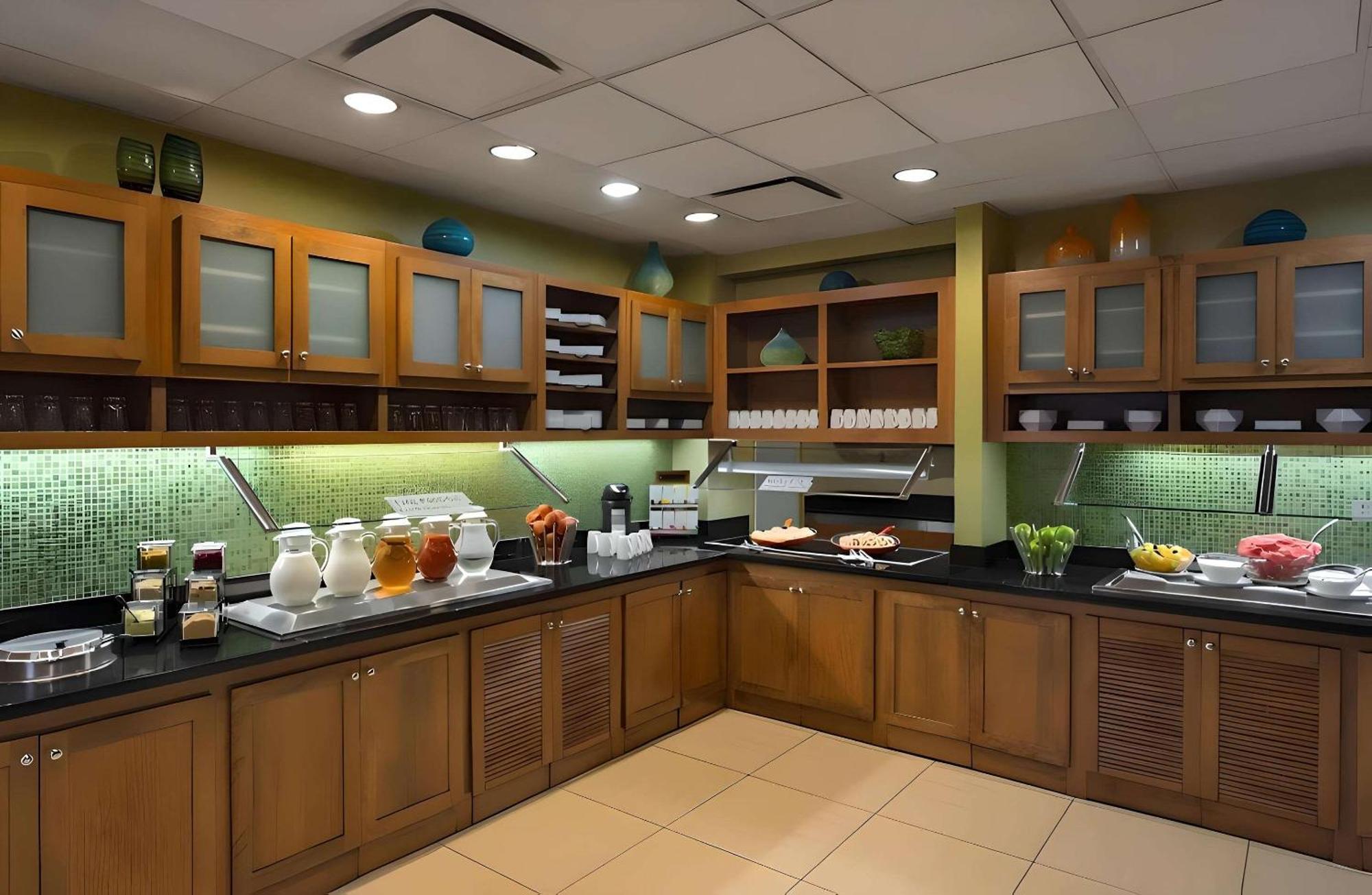 Comfort Suites Milwaukee West Zewnętrze zdjęcie