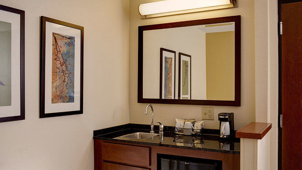 Comfort Suites Milwaukee West Zewnętrze zdjęcie